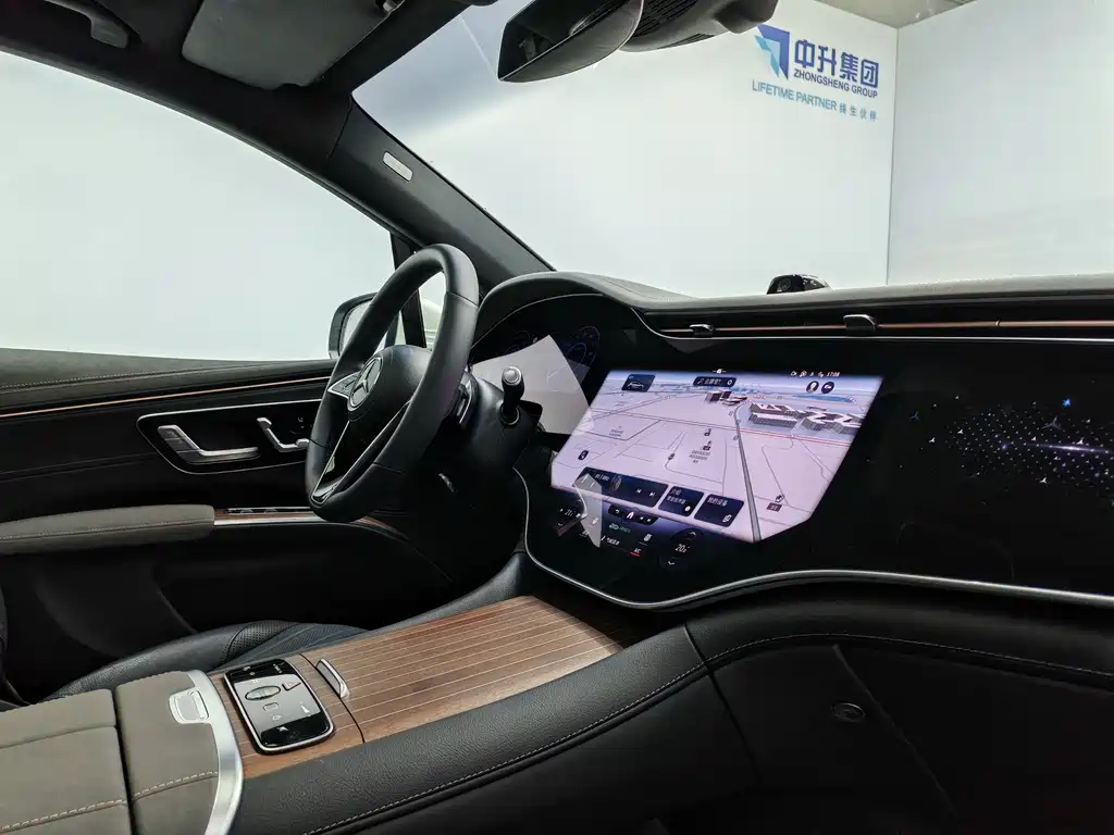 Mercedes-Benz EQS SUV — миниатюра 15