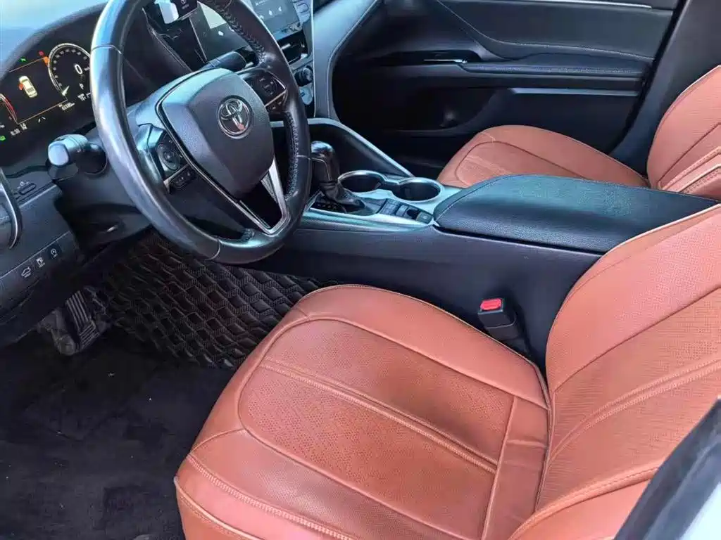 Toyota Camry — миниатюра 2