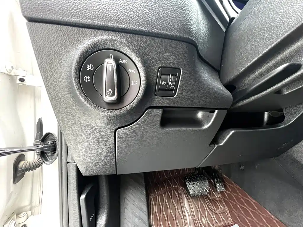 Skoda Karoq — миниатюра 14