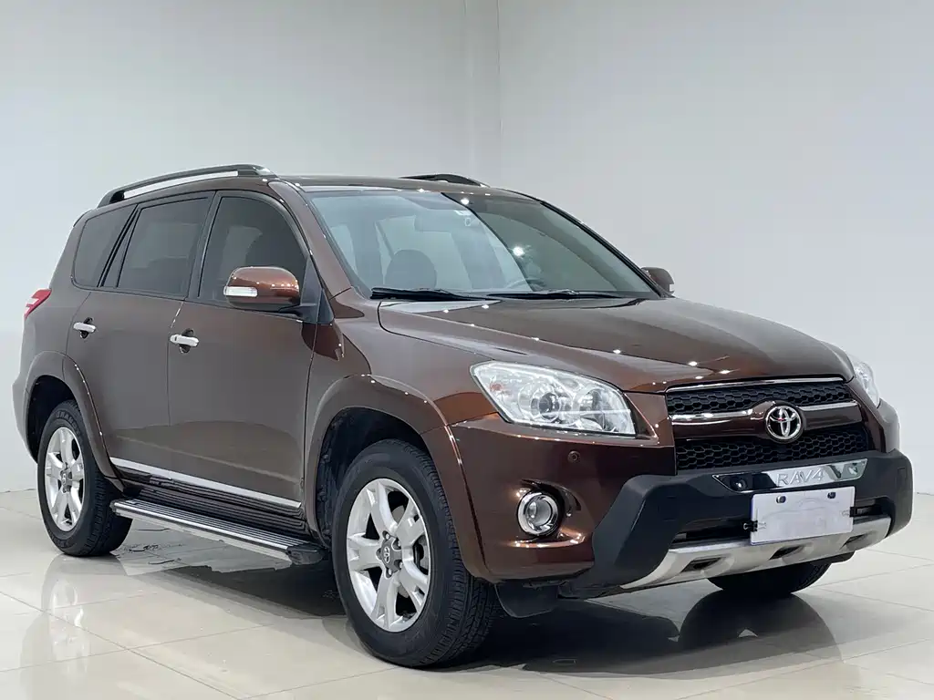 Toyota RAV4 — миниатюра 3