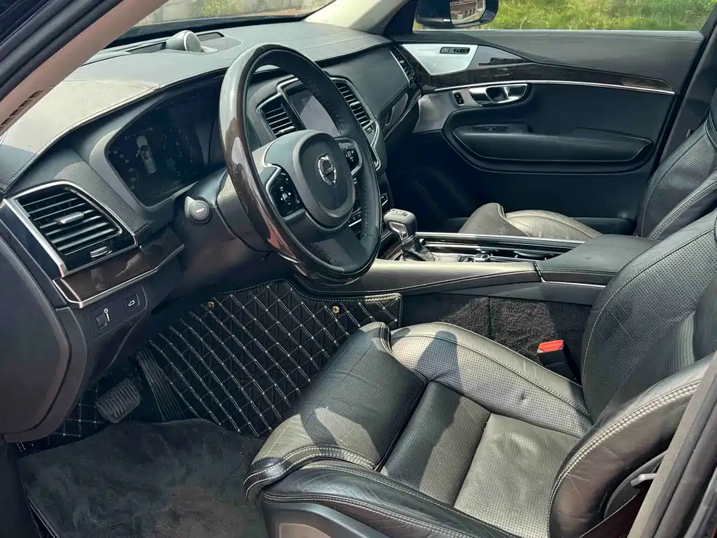 Volvo XC90 — миниатюра 7