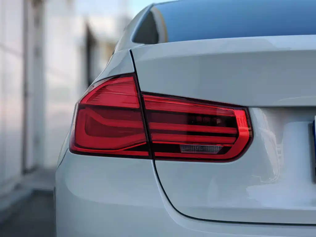 BMW 3 Series — миниатюра 8