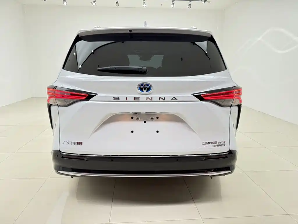 Toyota Sienna — миниатюра 13