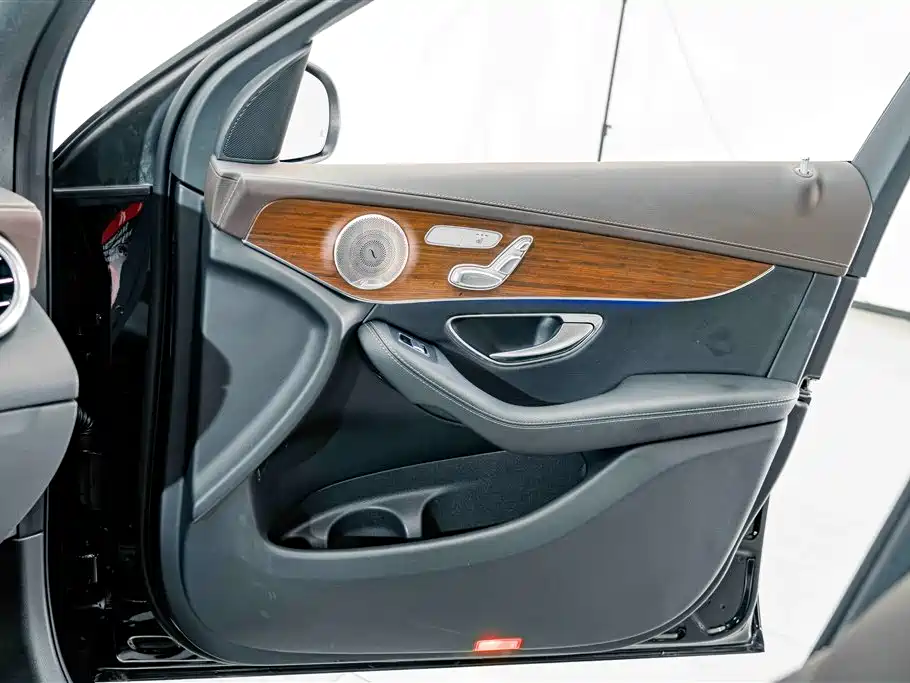 Mercedes-Benz GLC — миниатюра 13