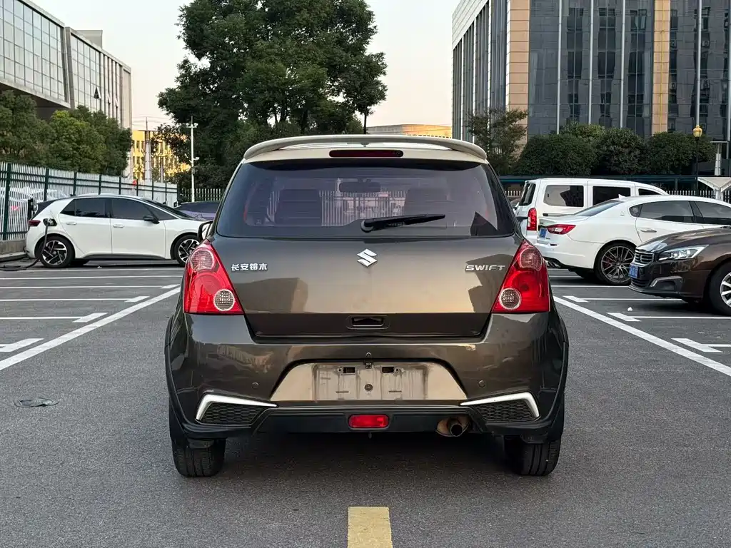 Suzuki Swift — миниатюра 5