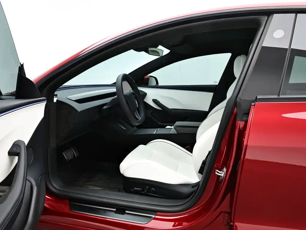 Tesla Model 3 — миниатюра 11