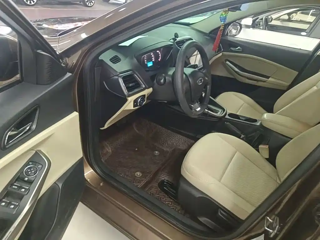 Ford Escort — миниатюра 16