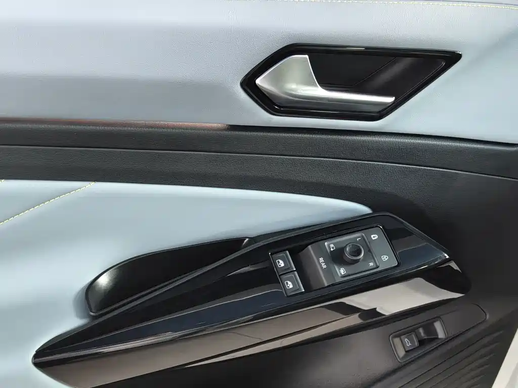 Volkswagen ID.4 X — миниатюра 13
