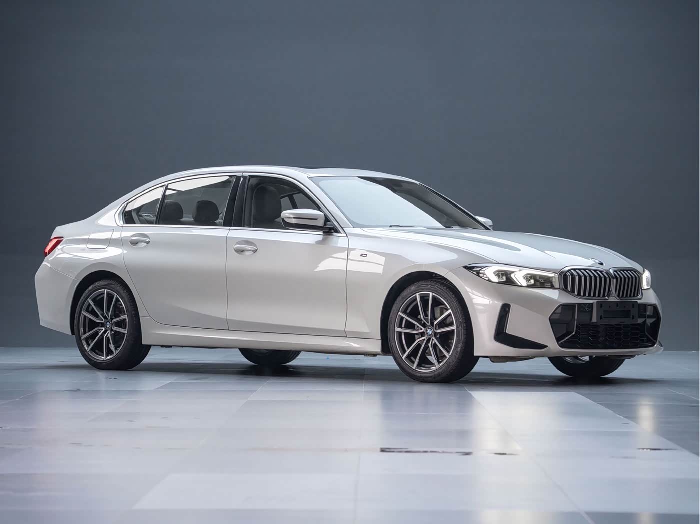 BMW 3 Series 2.0 л 2023 г. Белый, пробег 41000 км