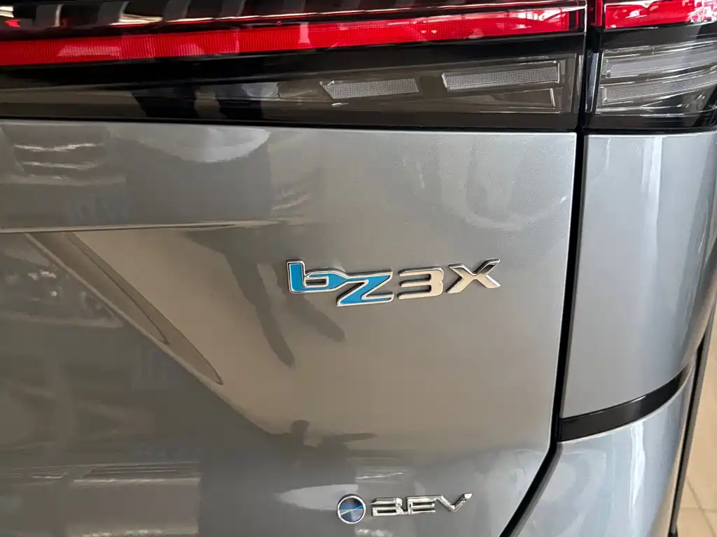 Toyota bZ3X - фото 6