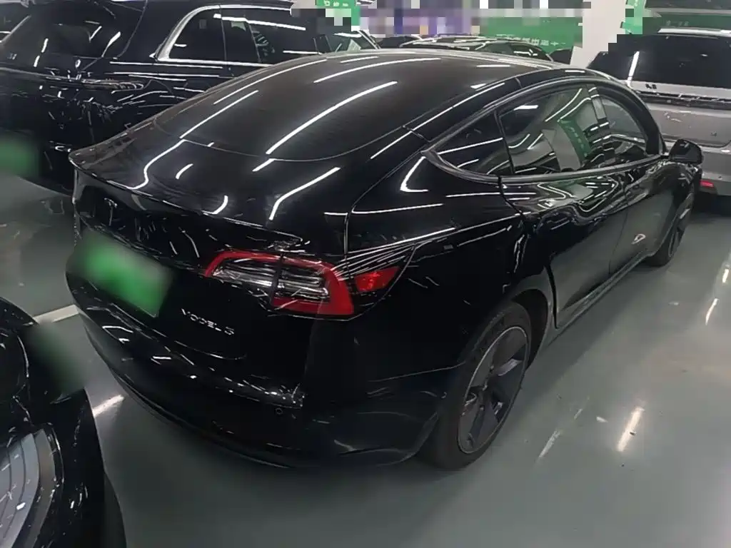 Tesla Model 3 — миниатюра 7