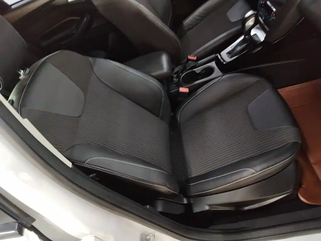 Ford Focus — миниатюра 25