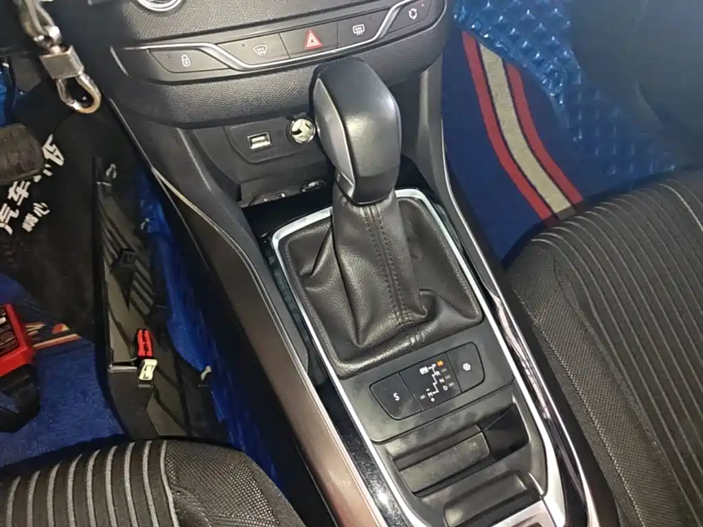 Peugeot 408 — миниатюра 14