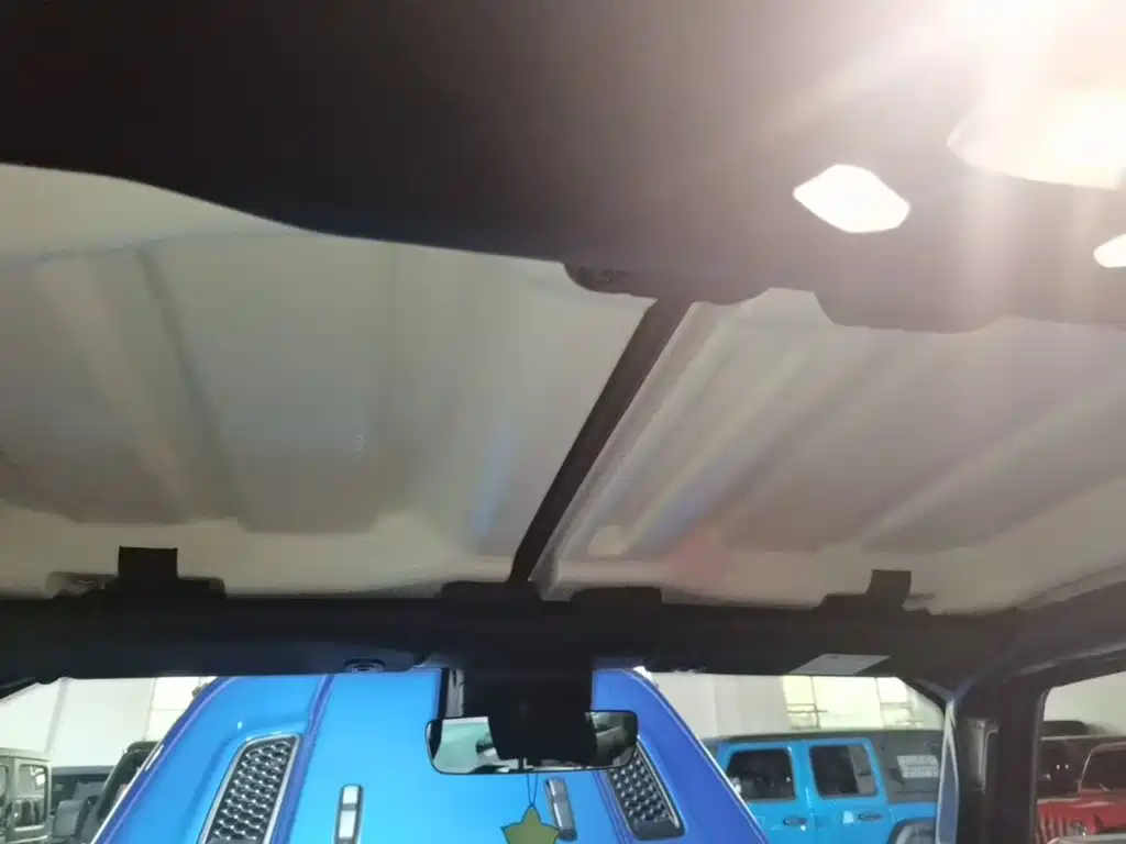 Jeep Wrangler PHEV — миниатюра 18
