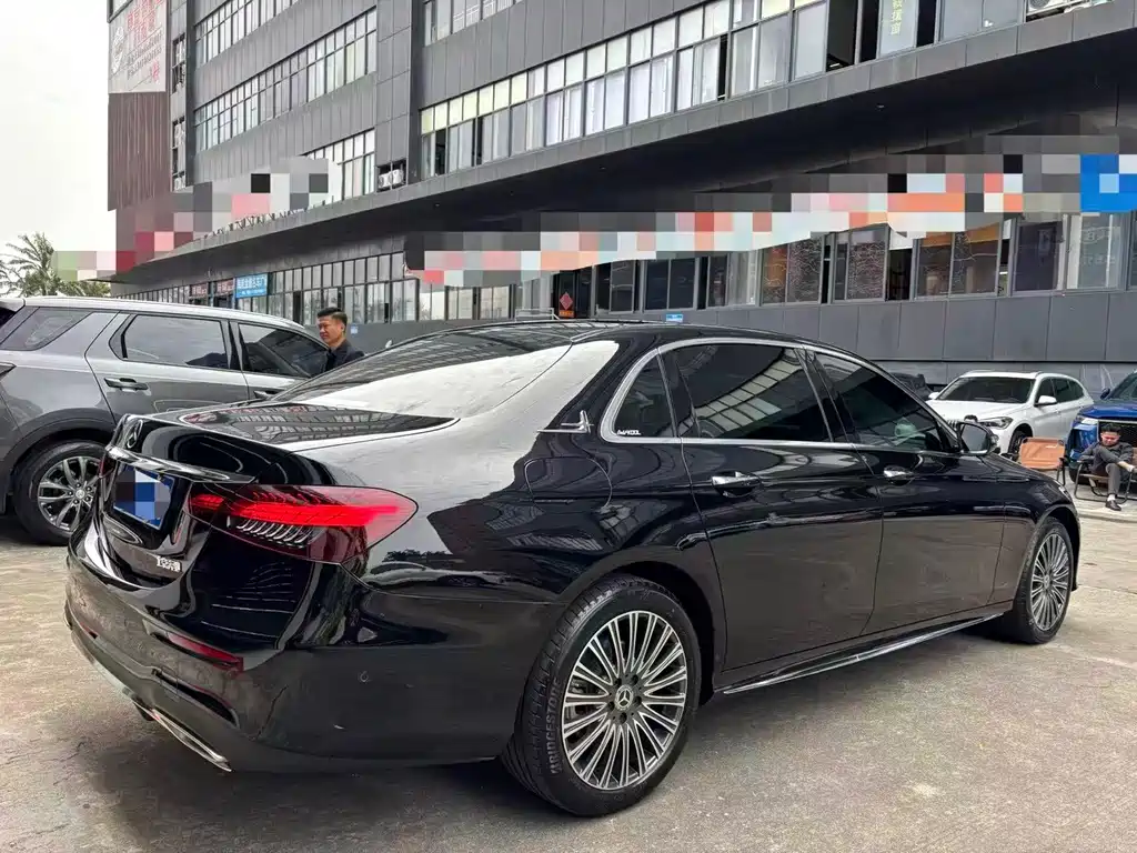 MERCEDES-BENZ E CLASS