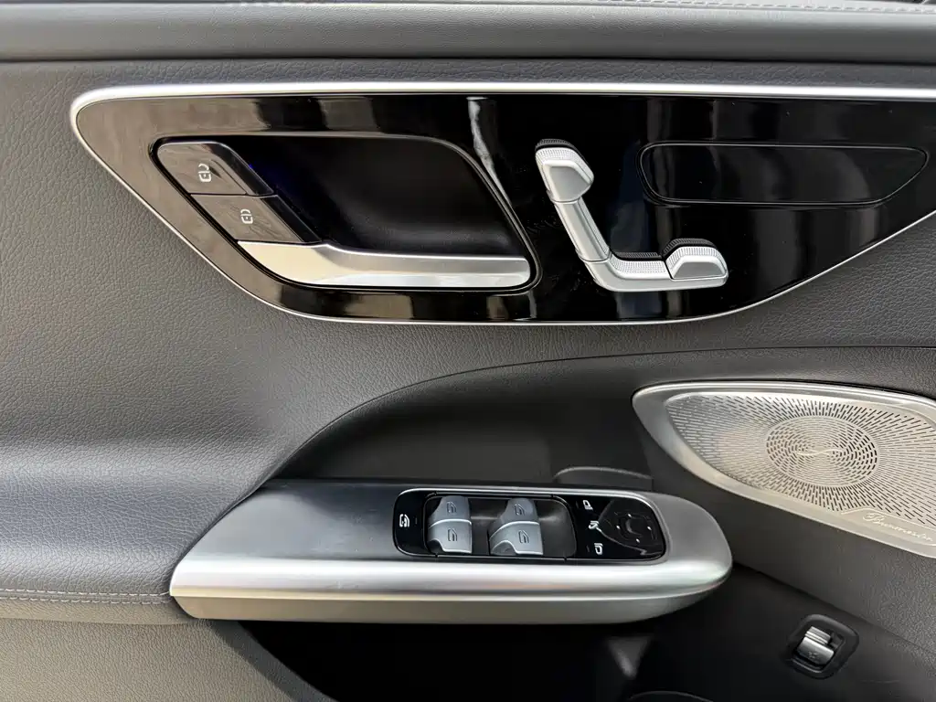 Mercedes-Benz C-Class — миниатюра 18