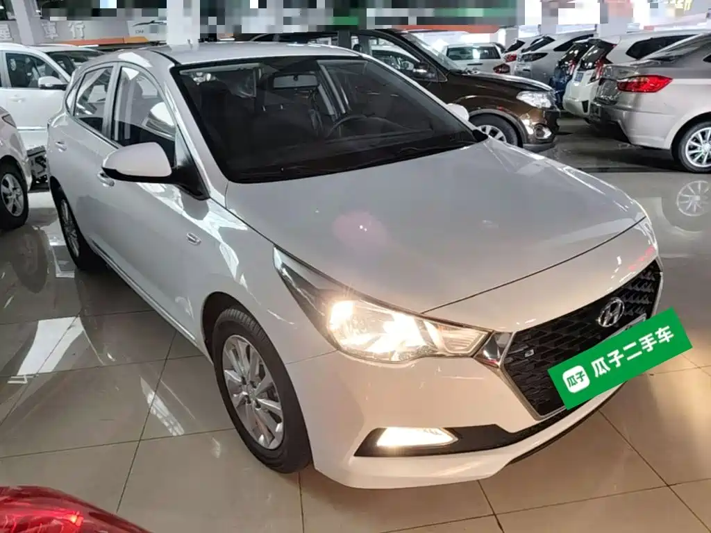 Hyundai Verna RV — миниатюра 4