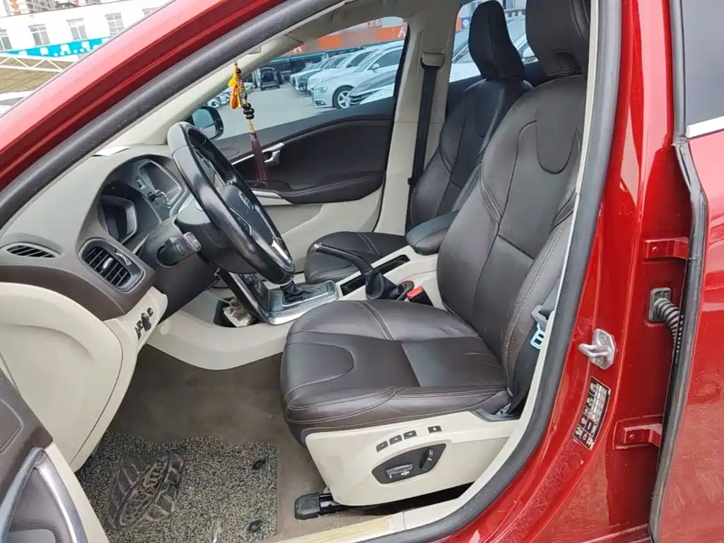 Volvo V40 — миниатюра 15