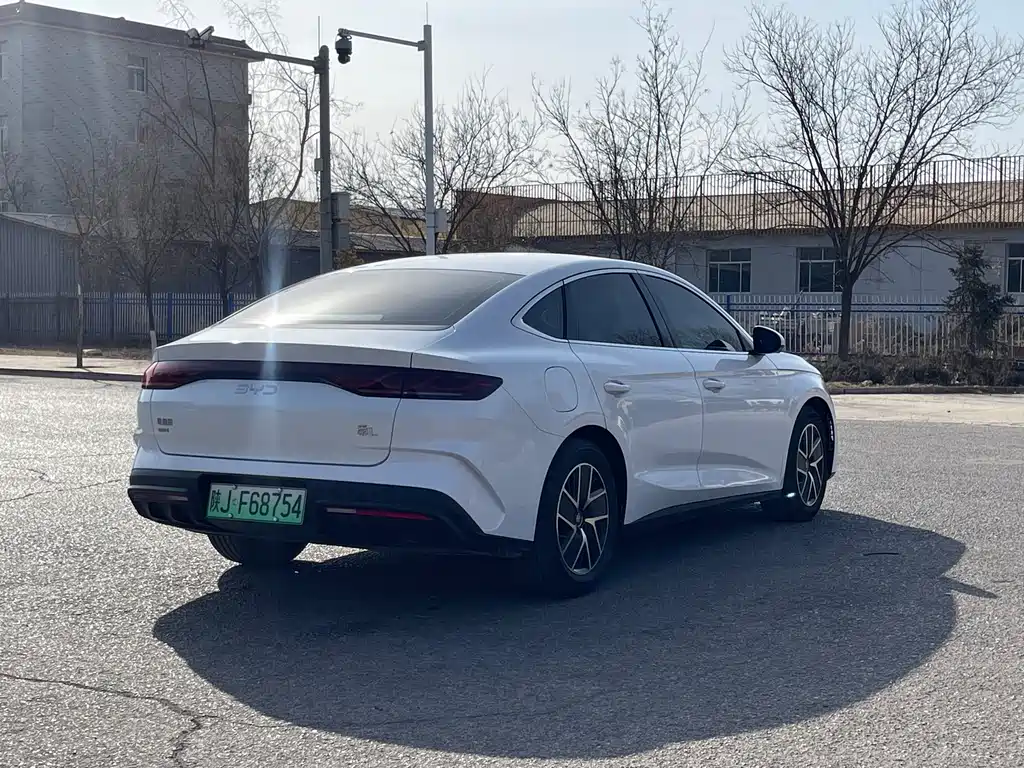 BYD QIN L