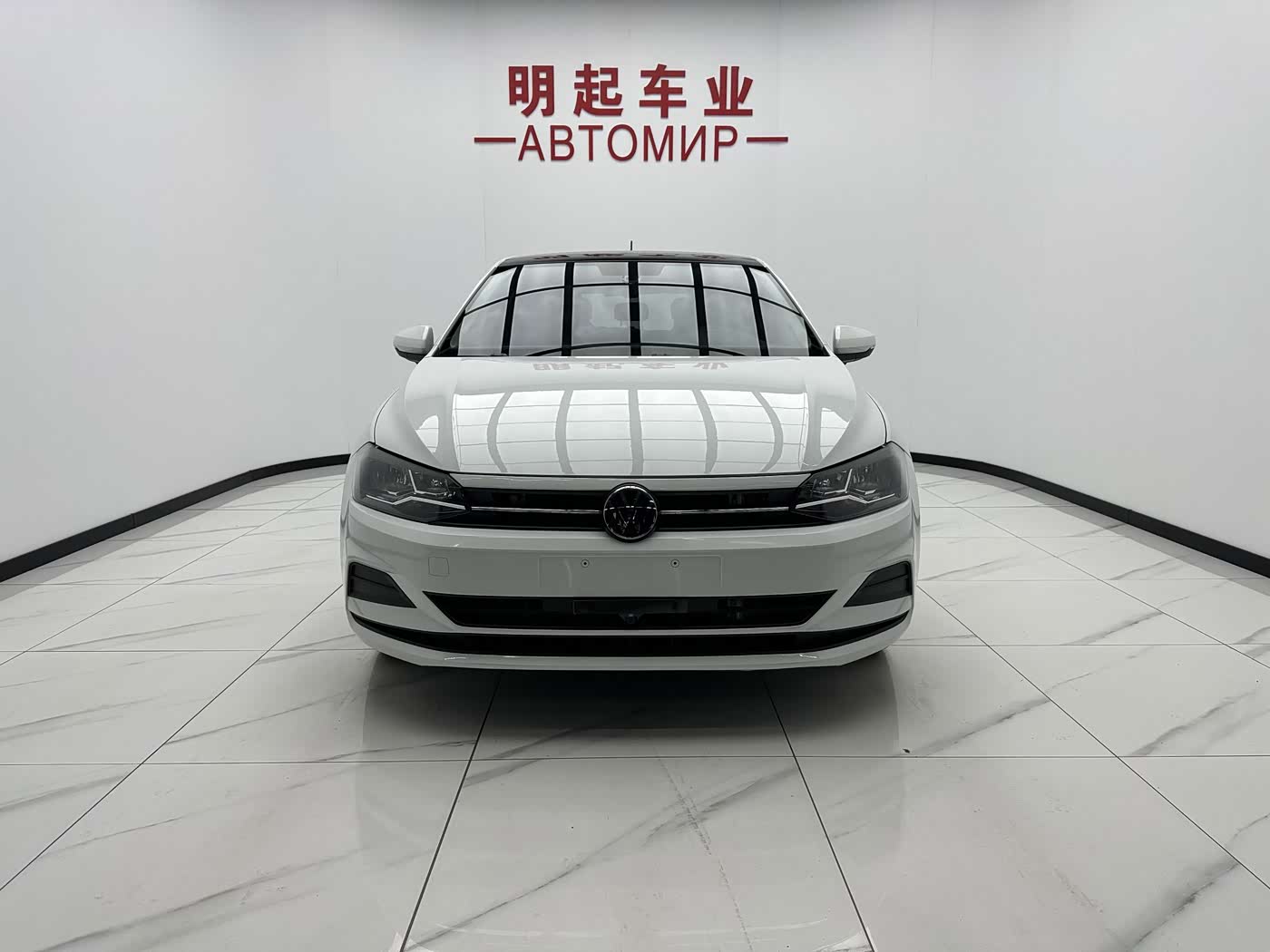 Volkswagen Polo 1.5 л 2023 г. Белый, пробег 34000 км