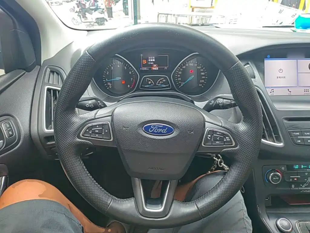 Ford Focus — миниатюра 11