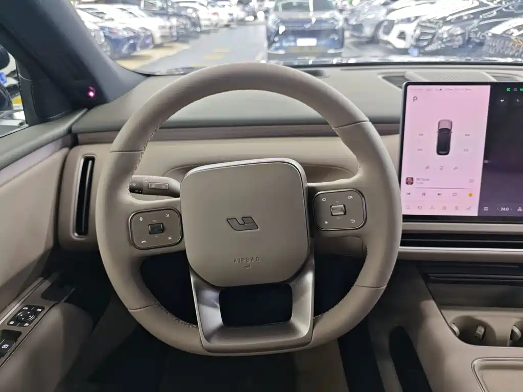 Li Auto Li L8 — миниатюра 11