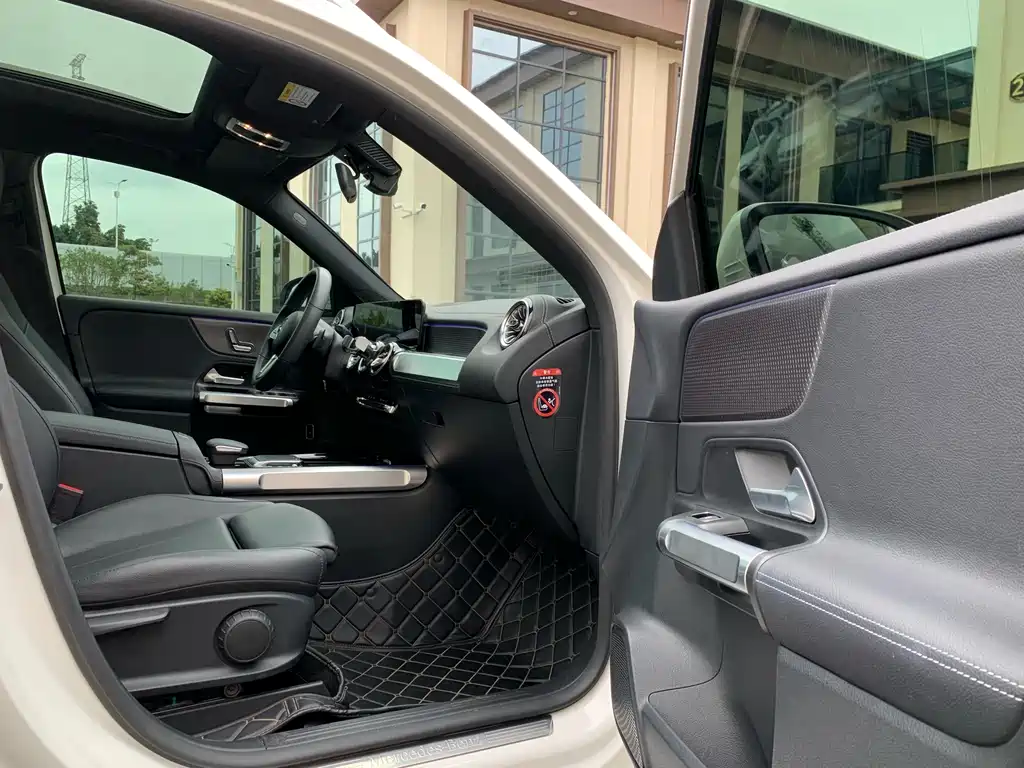 Mercedes-Benz GLB - фото 17