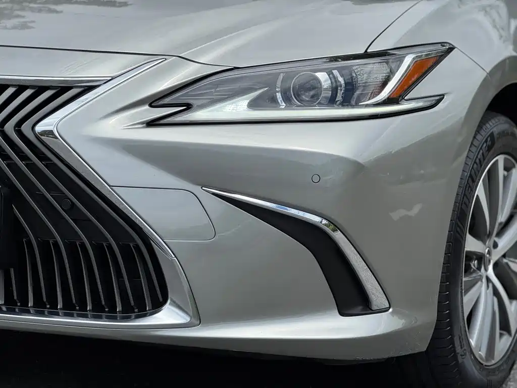 Lexus ES — миниатюра 14