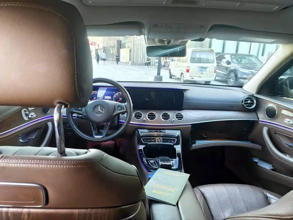 Mercedes-Benz E-Class — миниатюра 4
