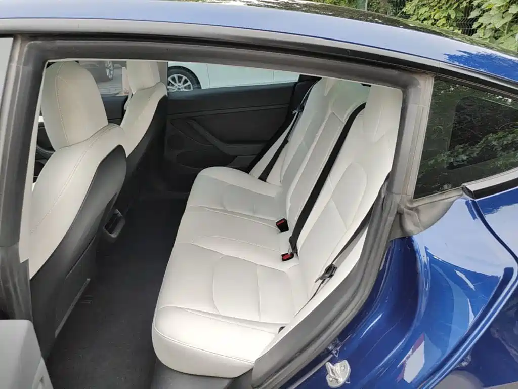 Tesla Model 3 — миниатюра 17