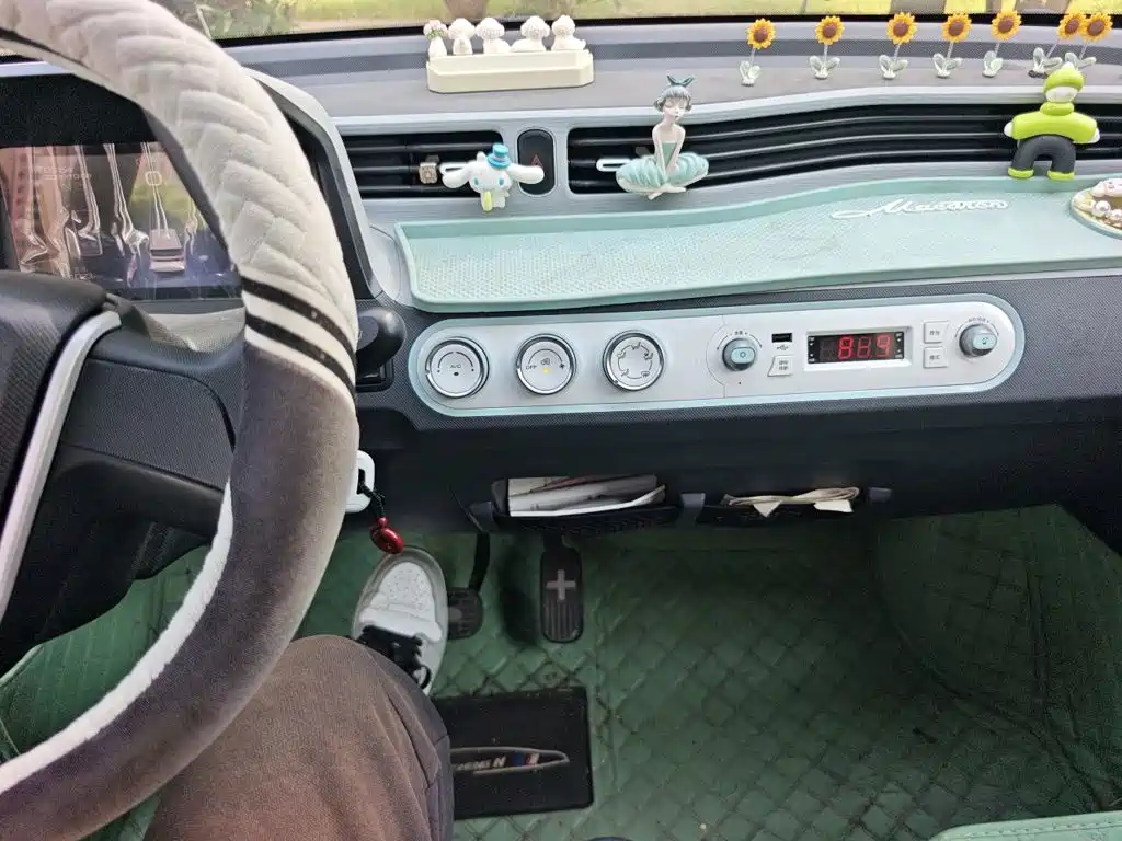 Wuling MINIEV — миниатюра 16
