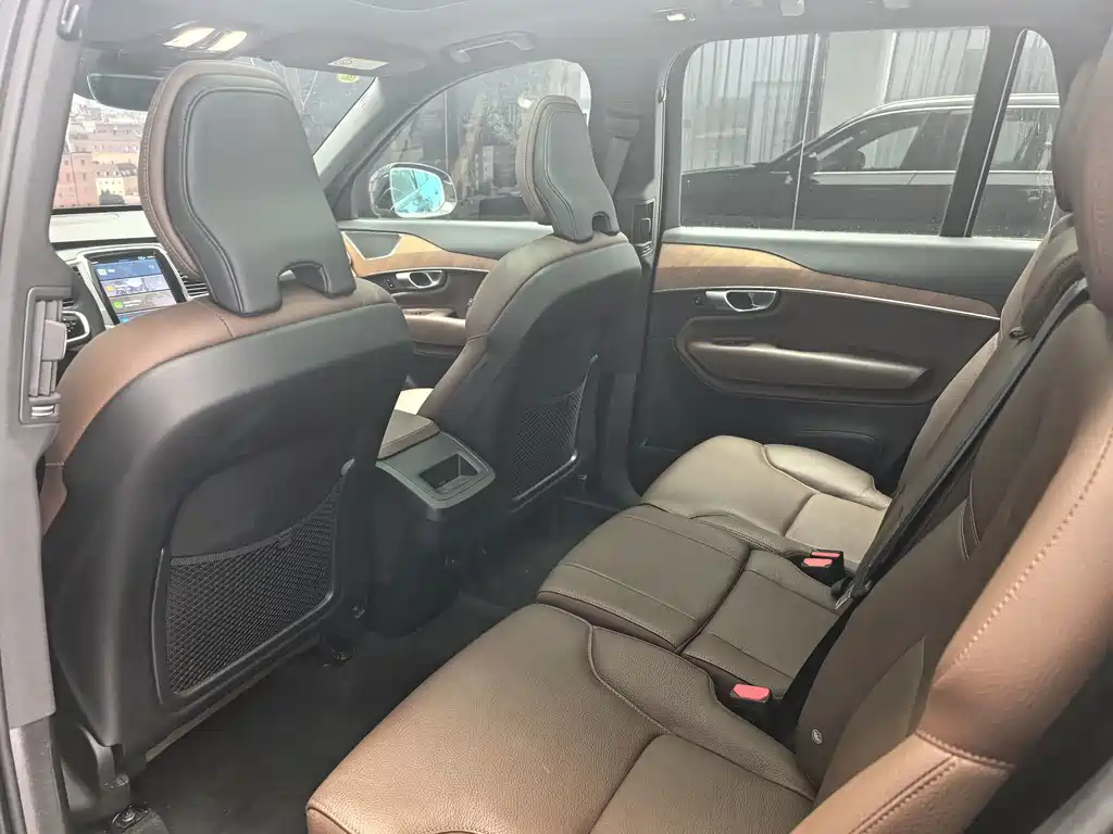 Volvo XC90 — миниатюра 7