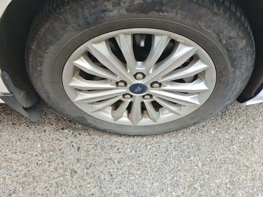 Ford Focus — миниатюра 8