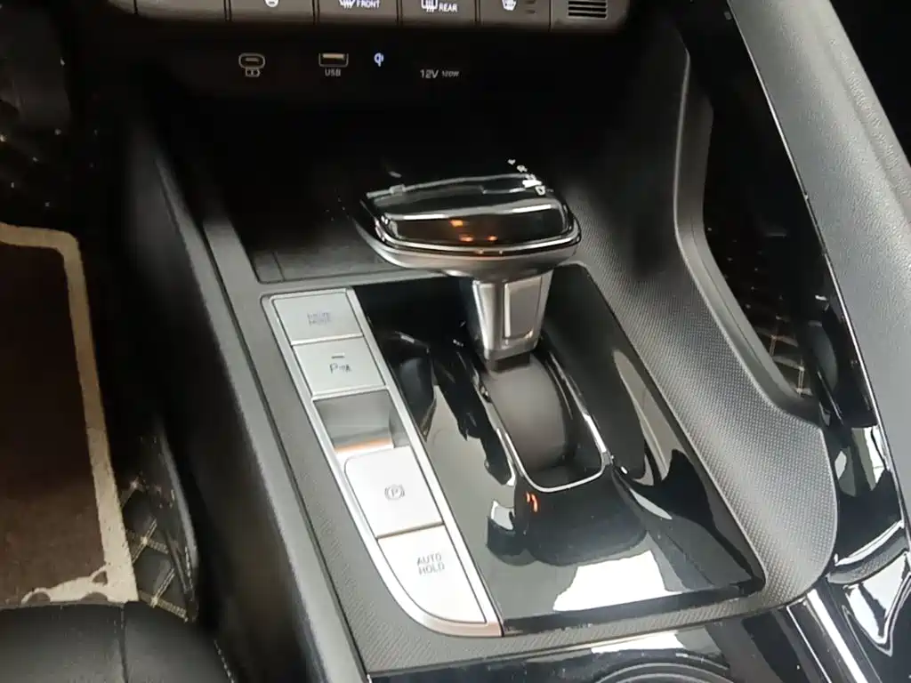 Hyundai Elantra — миниатюра 14