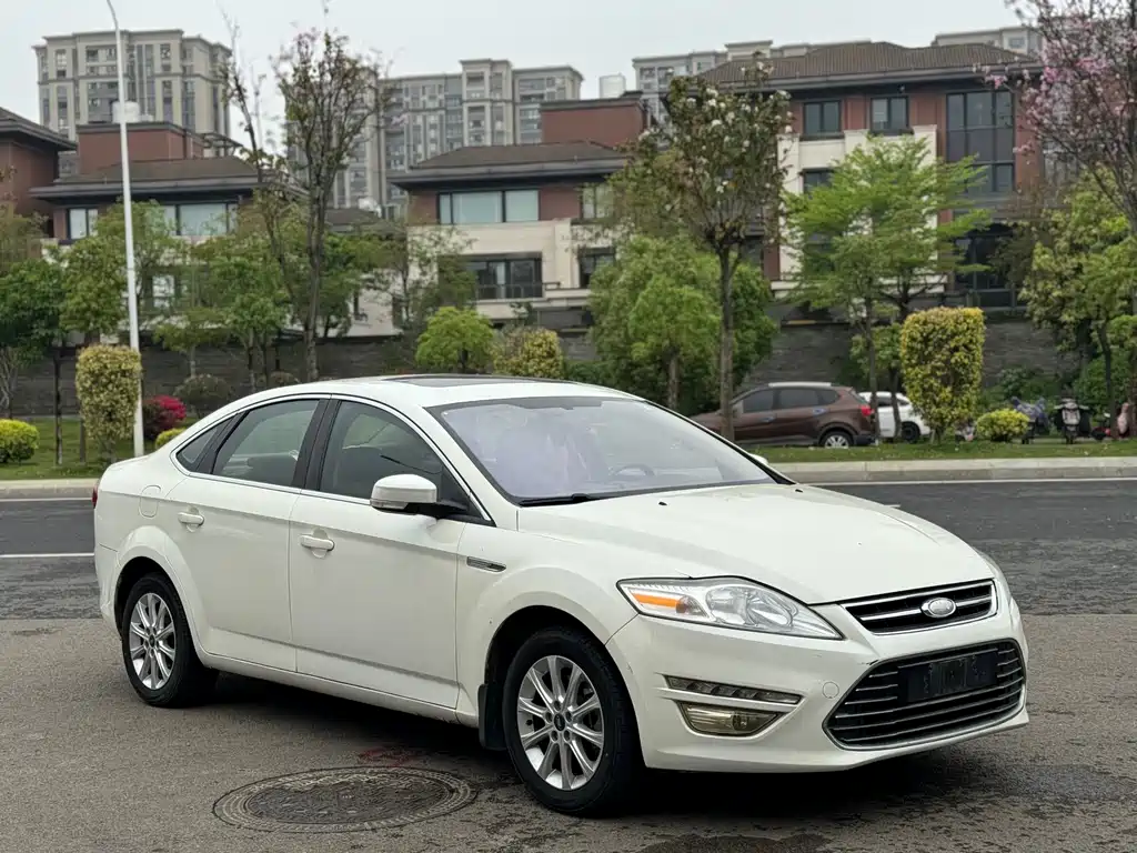 Ford Mondeo 2013 2.3L Fashion