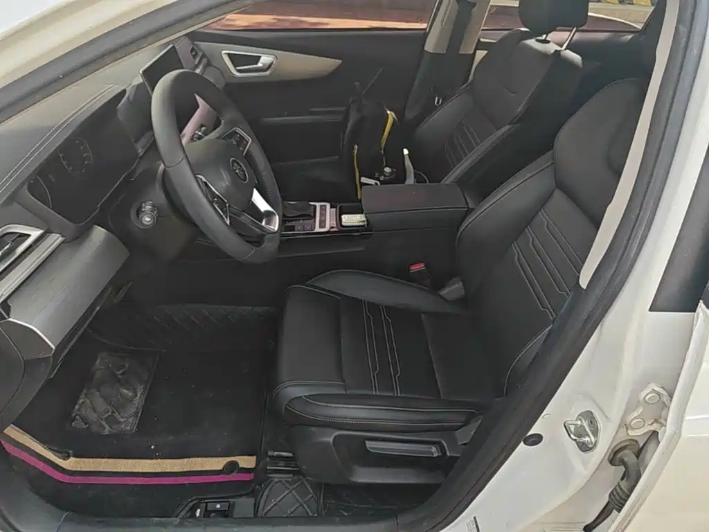 BYD Qin — миниатюра 15
