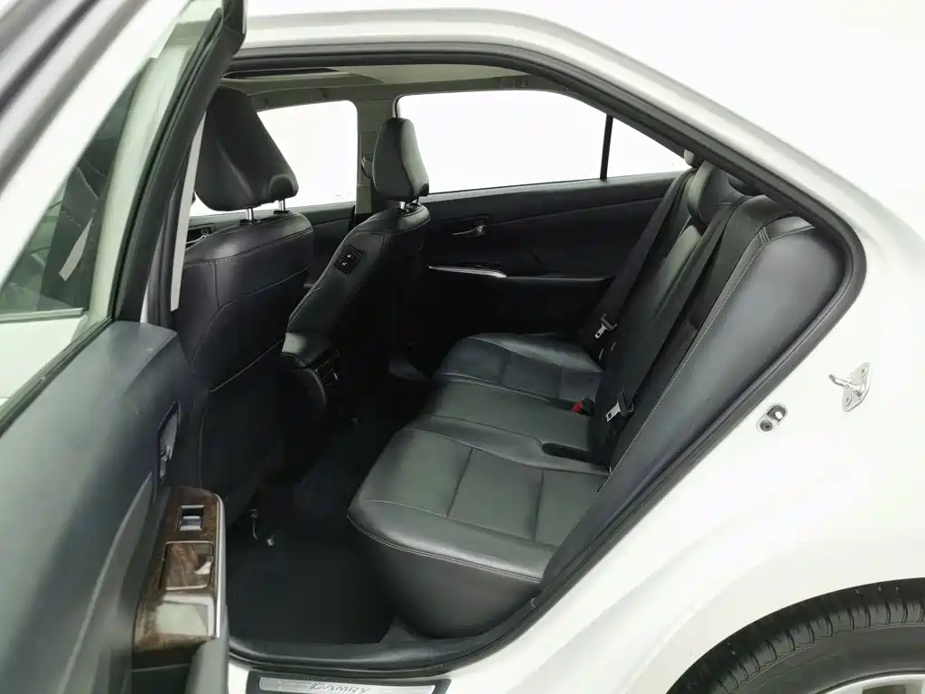Toyota Camry — миниатюра 15