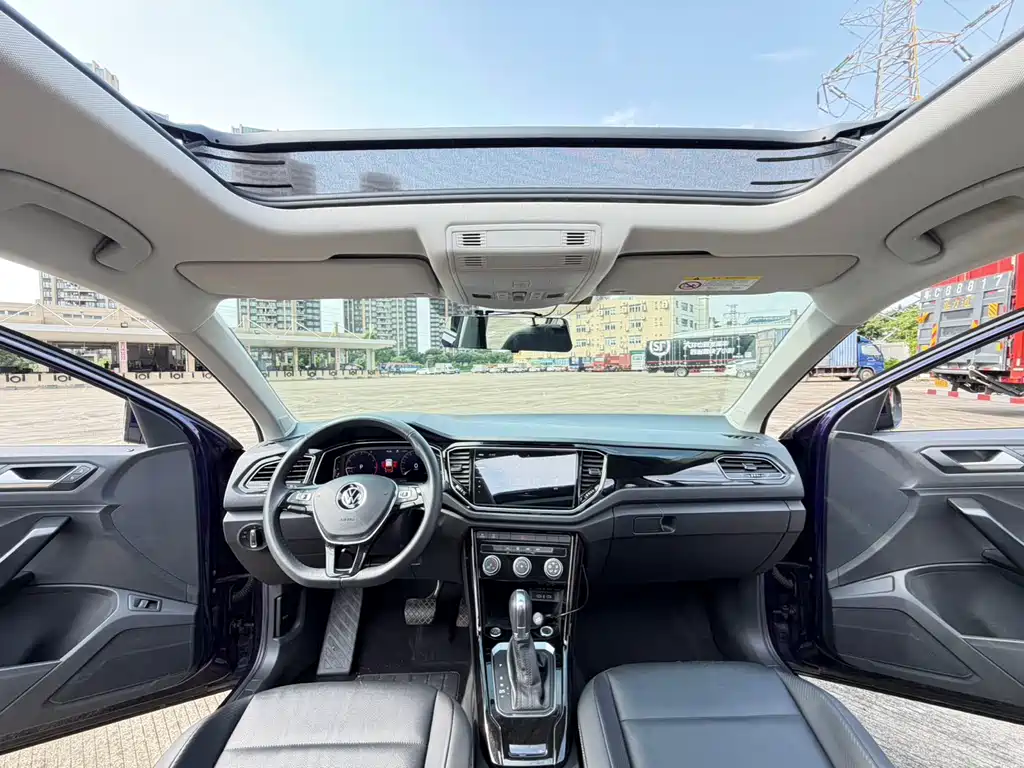 Volkswagen T-Roc — миниатюра 14