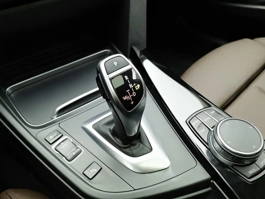 BMW 3 Series — миниатюра 13