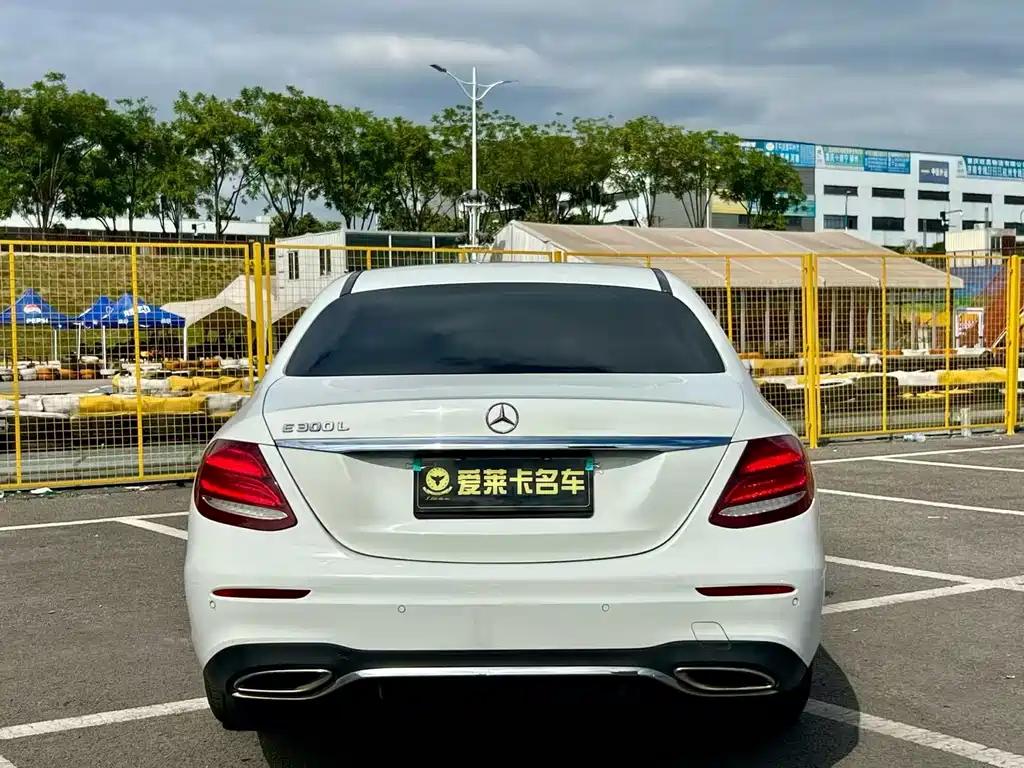 Mercedes-Benz E-Class — миниатюра 4