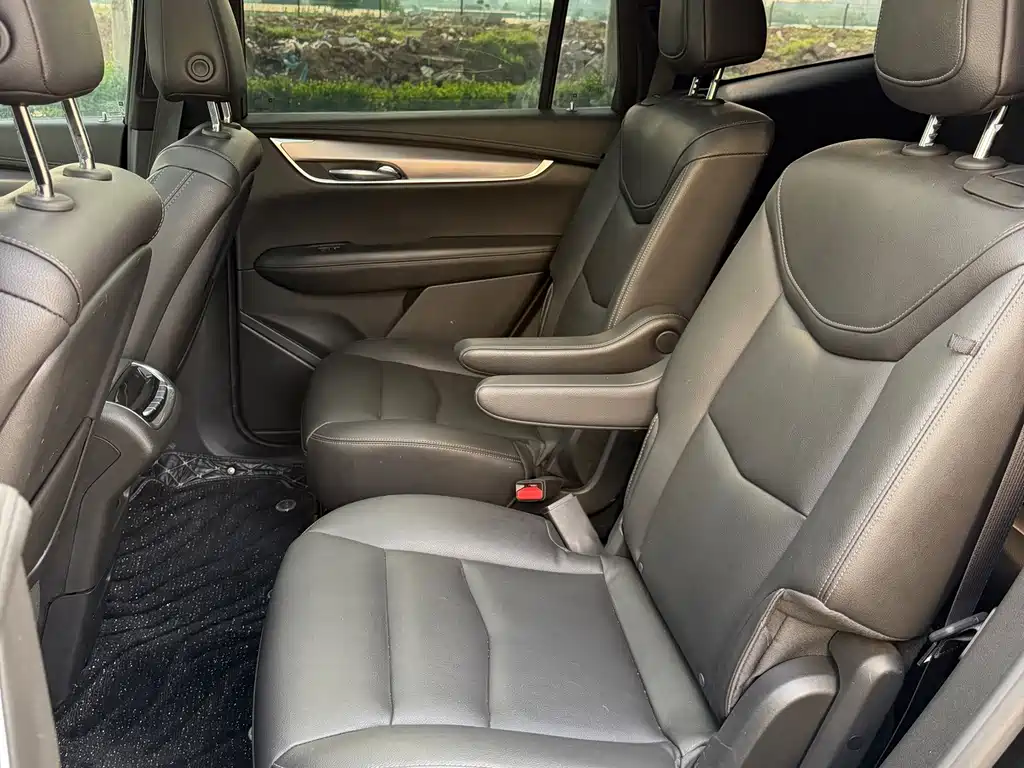 Cadillac XT6 — миниатюра 10