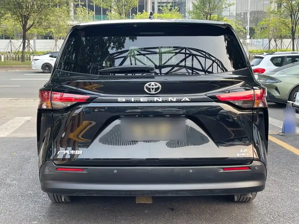 Toyota Sienna — миниатюра 18