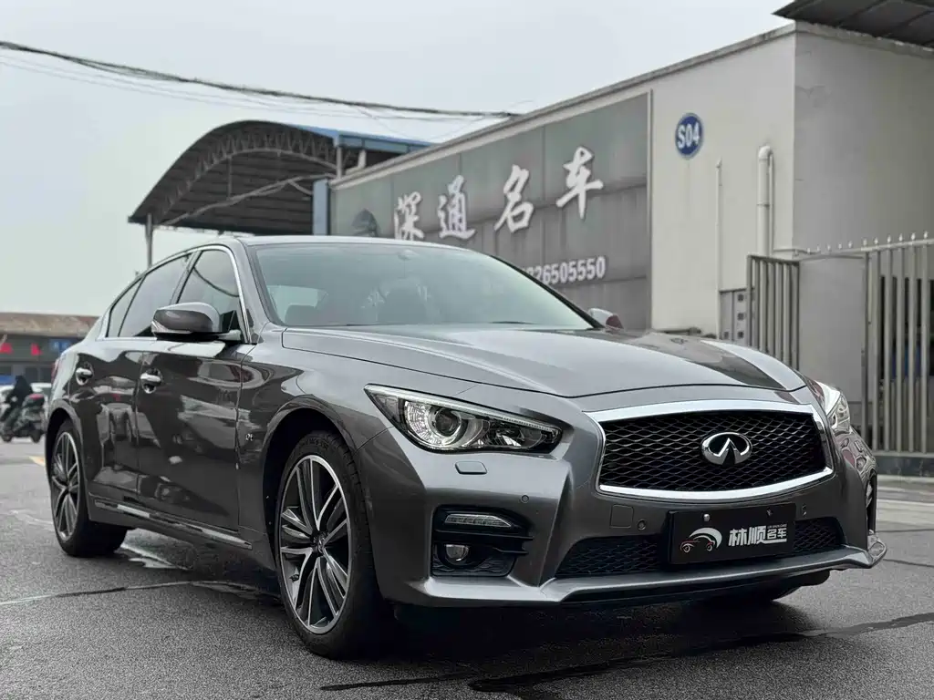 INFINITI Q50L