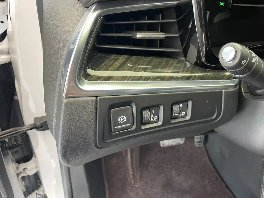 Cadillac XT5 — миниатюра 10