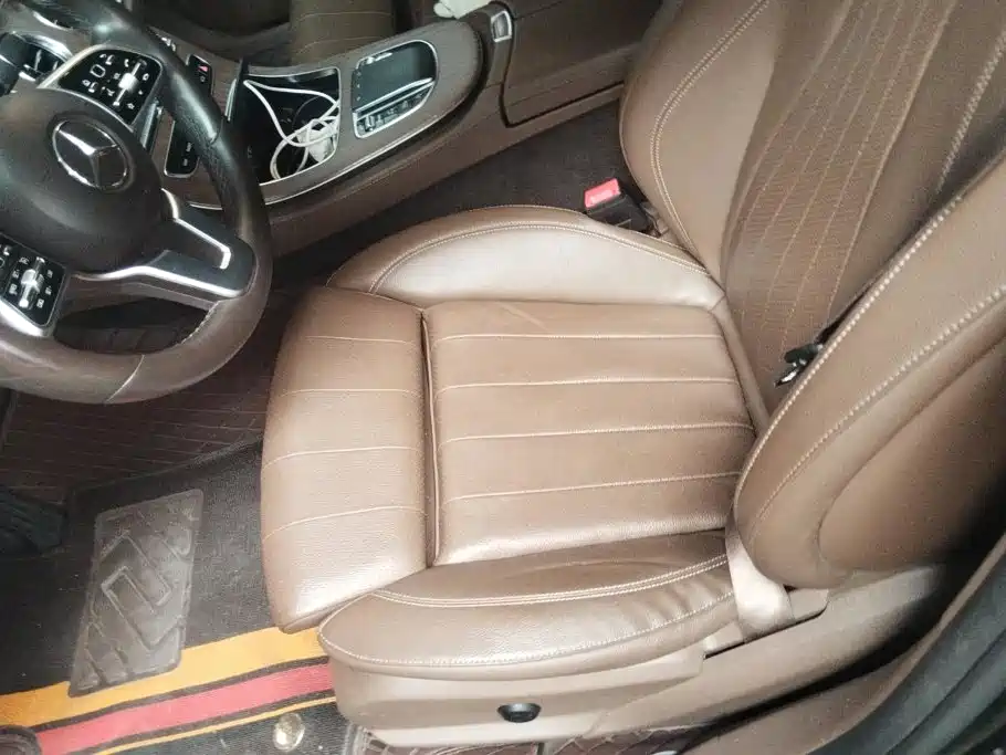 Mercedes-Benz E-Class — миниатюра 8