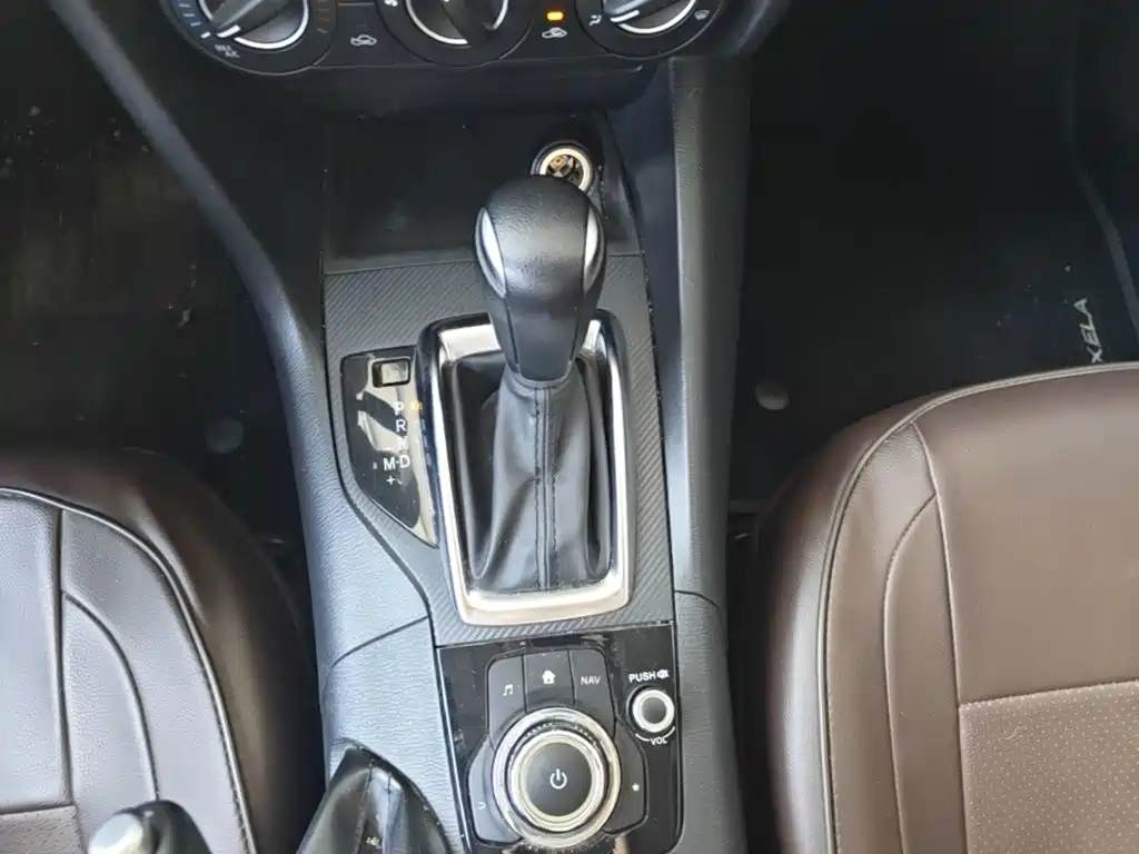 Mazda 3 Axela — миниатюра 14