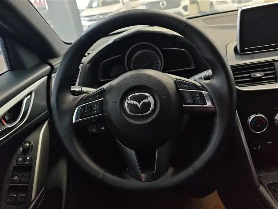 MAZDA CX 4
