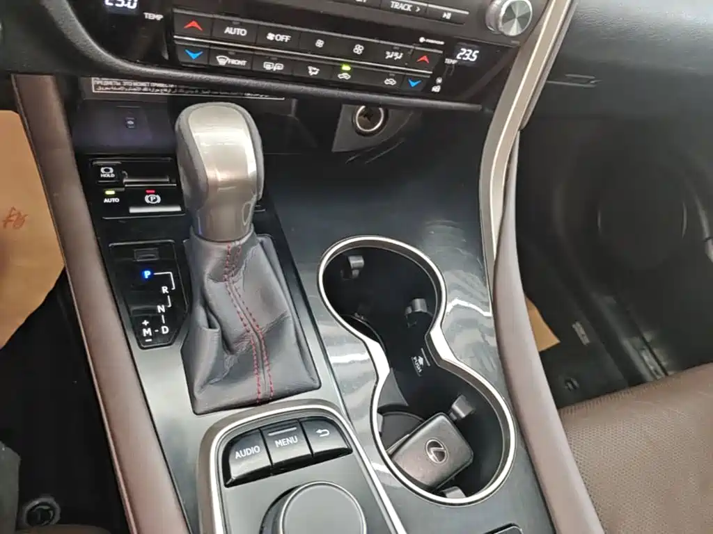 Lexus RX — миниатюра 14