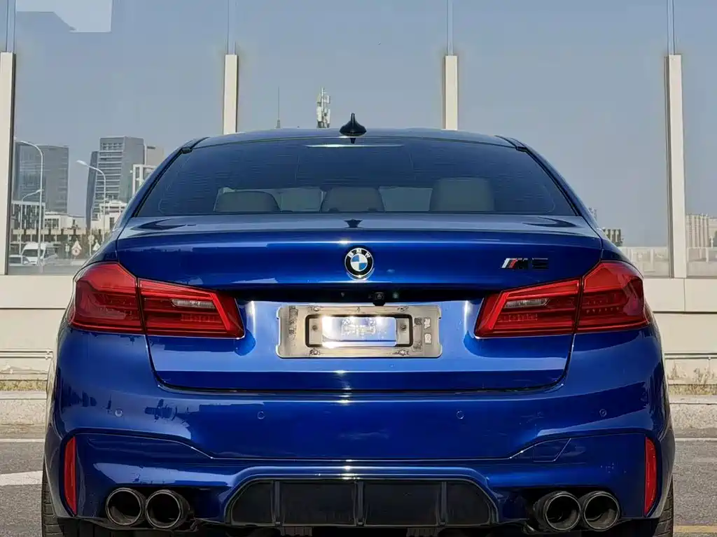 BMW M5 — миниатюра 4