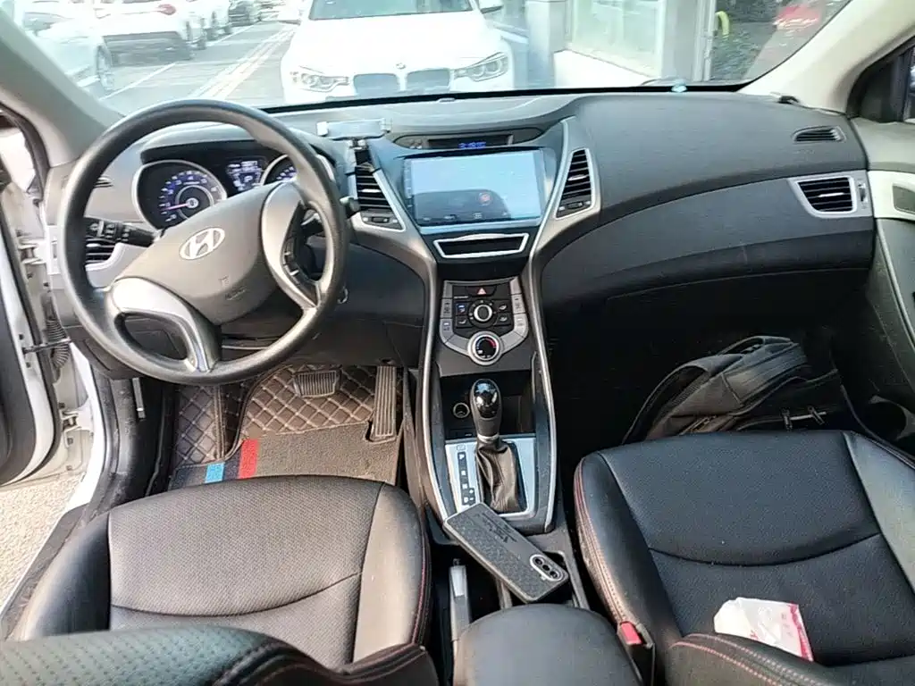 Hyundai Elantra Langdong — миниатюра 10